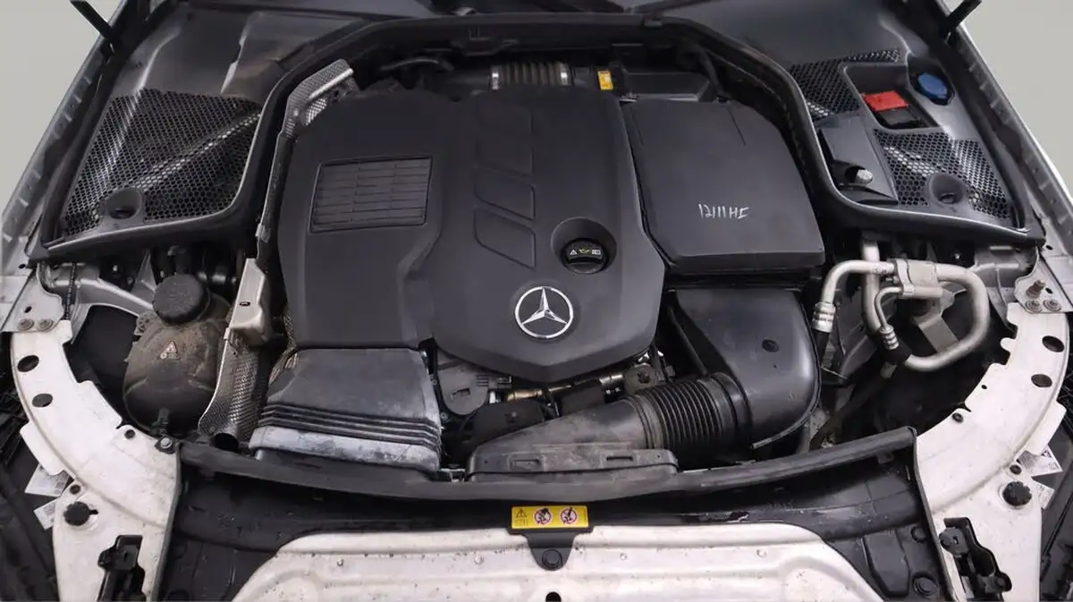 2019-mercedes-benz-c-class-20d-c300d-amg-line-245ps-ss-saloon-4d-big-17