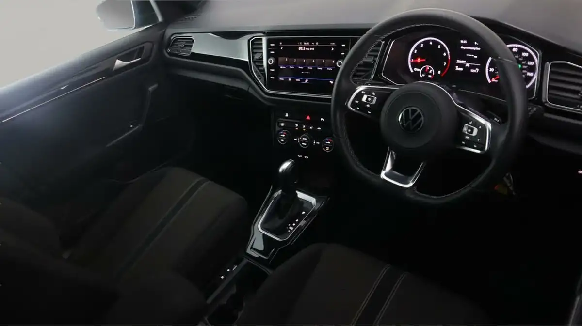 2021-volkswagen-t-roc-15-tsi-black-edition-dsg-big-9