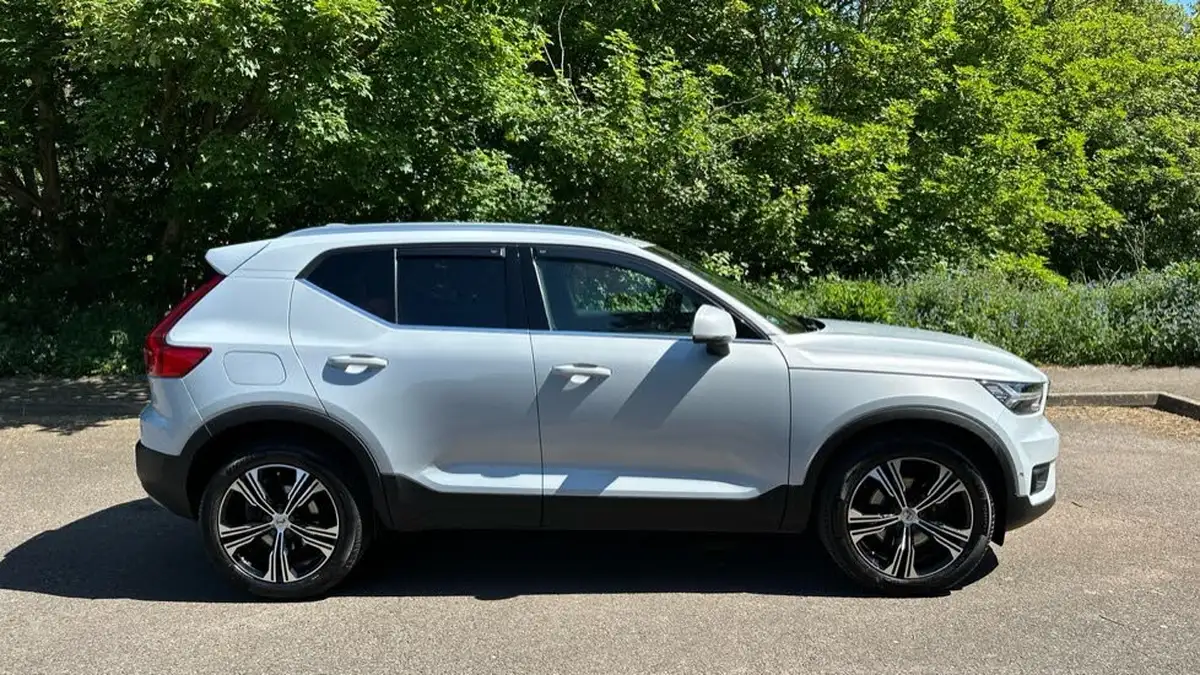 2020-volvo-xc40-20-b4-inscription-pro-big-35