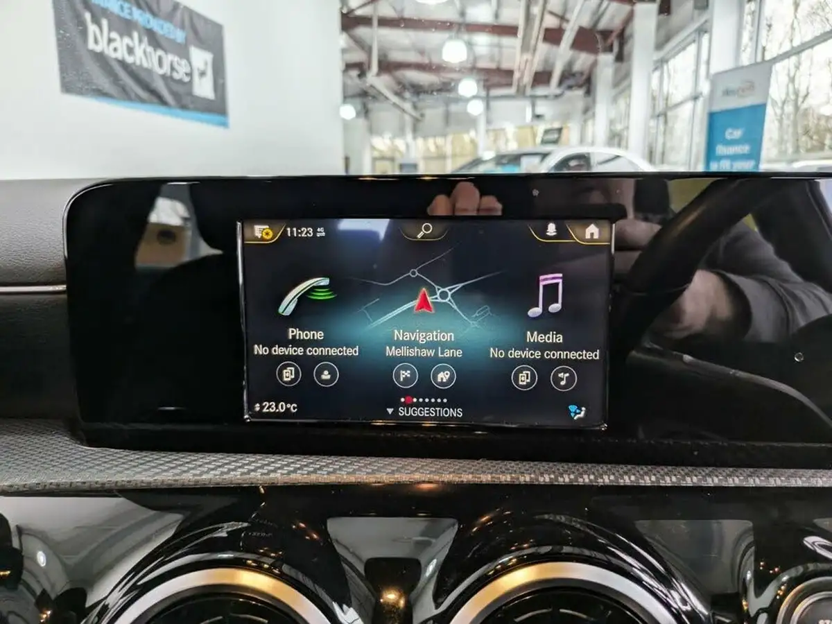 2019-mercedes-benz-a-class-13-a180-se-big-18