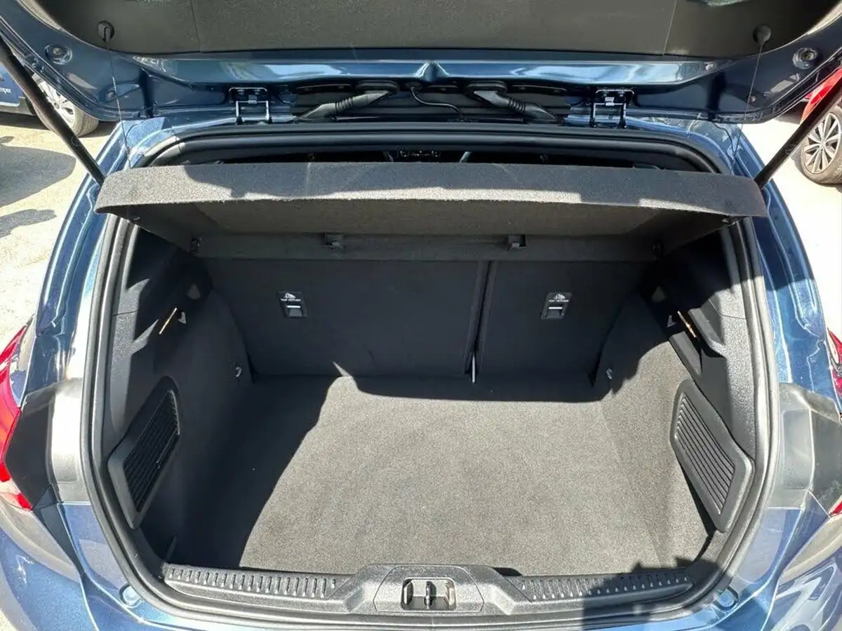 2018-ford-focus-10t-st-line-x-125ps-hatchback-big-47