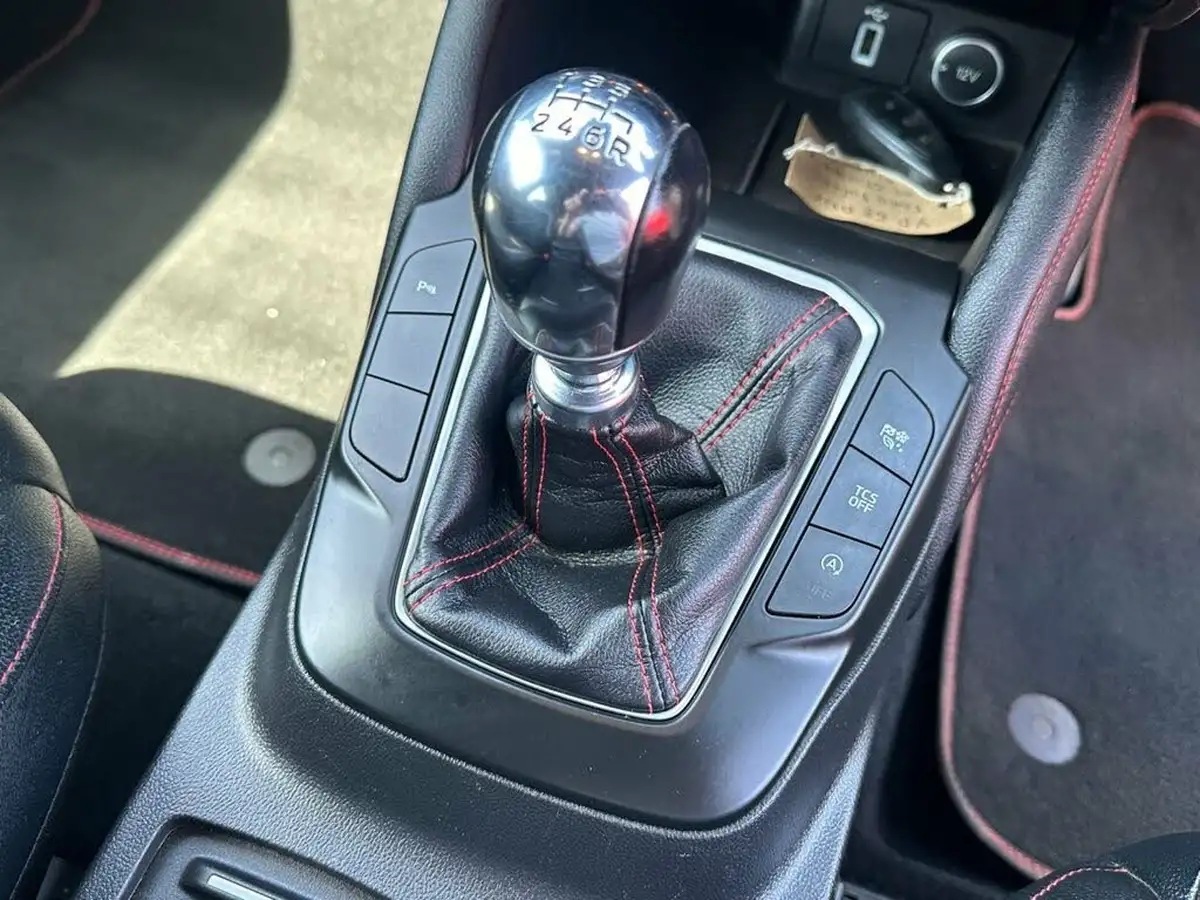 2018-ford-focus-10t-st-line-x-125ps-hatchback-big-23