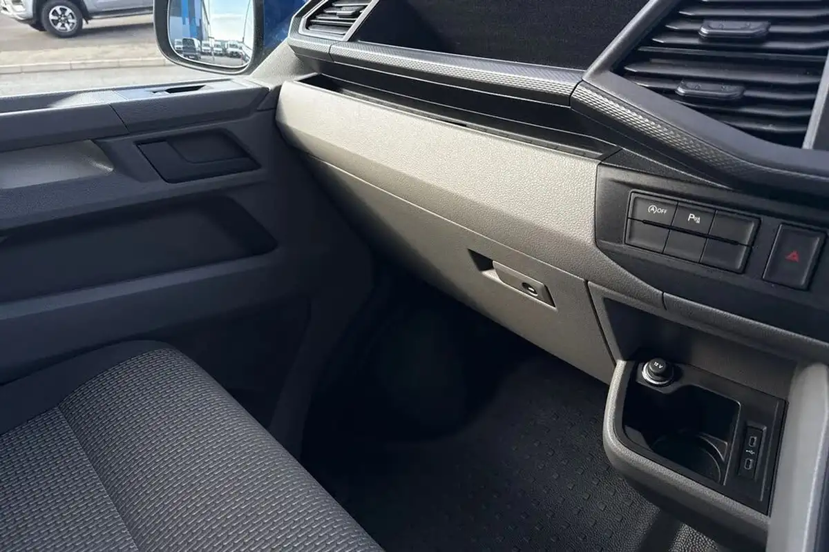 2024-volkswagen-transporter-big-18
