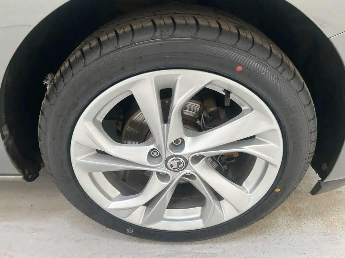 2019-vauxhall-astra-14i-16v-turbo-sri-ss-hatchback-auto-big-12