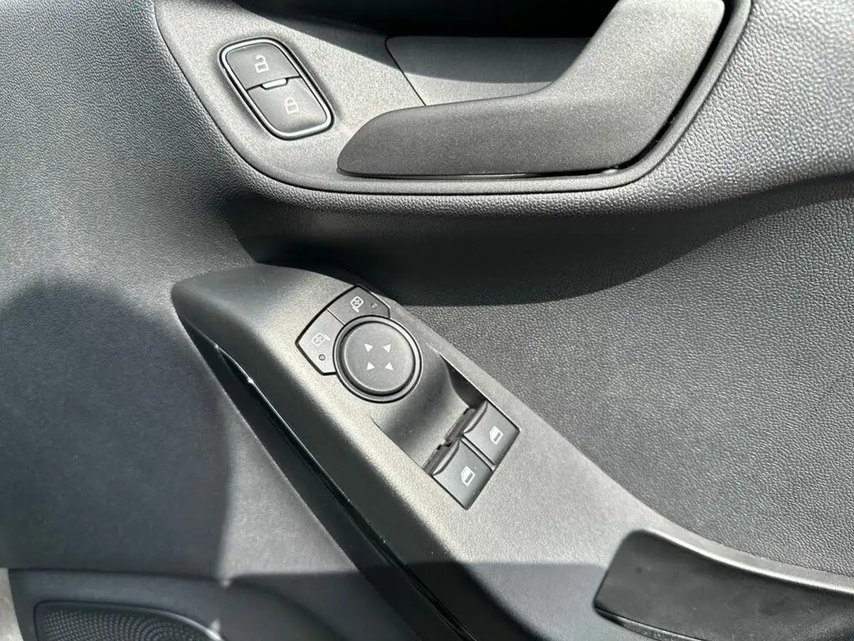 2022-ford-fiesta-10t-trend-100ps-5d-big-24