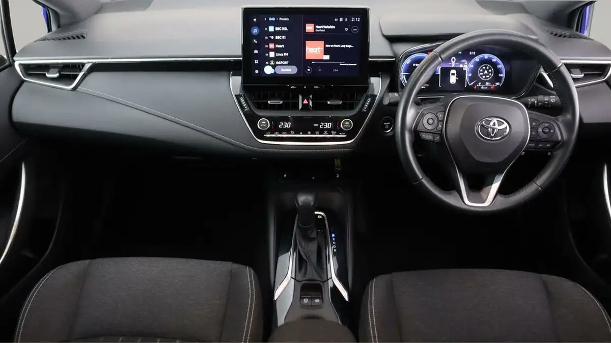 2023-toyota-corolla-18-vvt-i-icon-138bhp-hatchback-5d-big-13