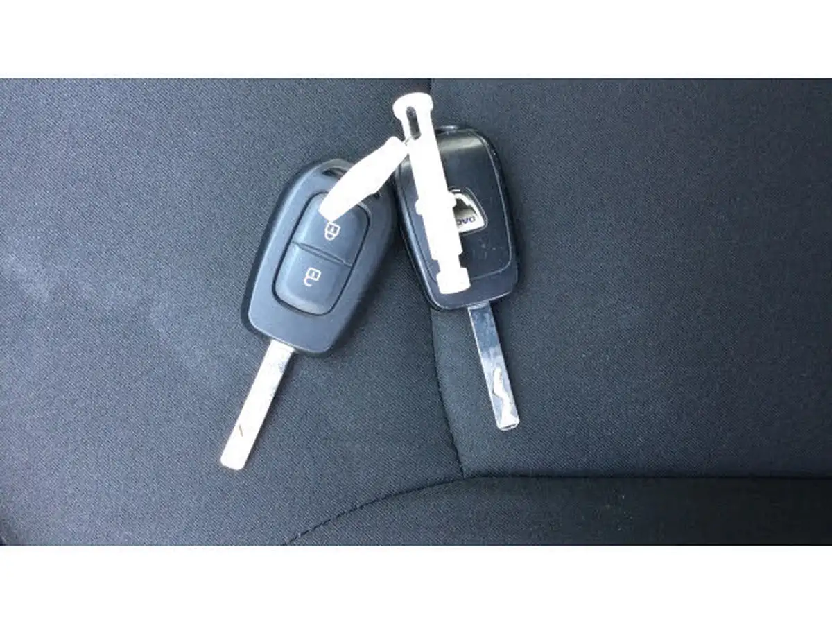 2018-dacia-sandero-10-sce-essential-big-28