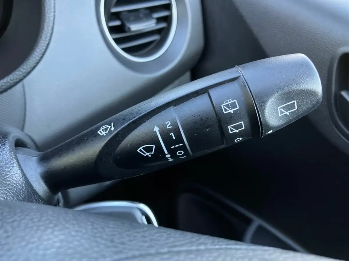 2018-hyundai-i10-10-se-66ps-big-35