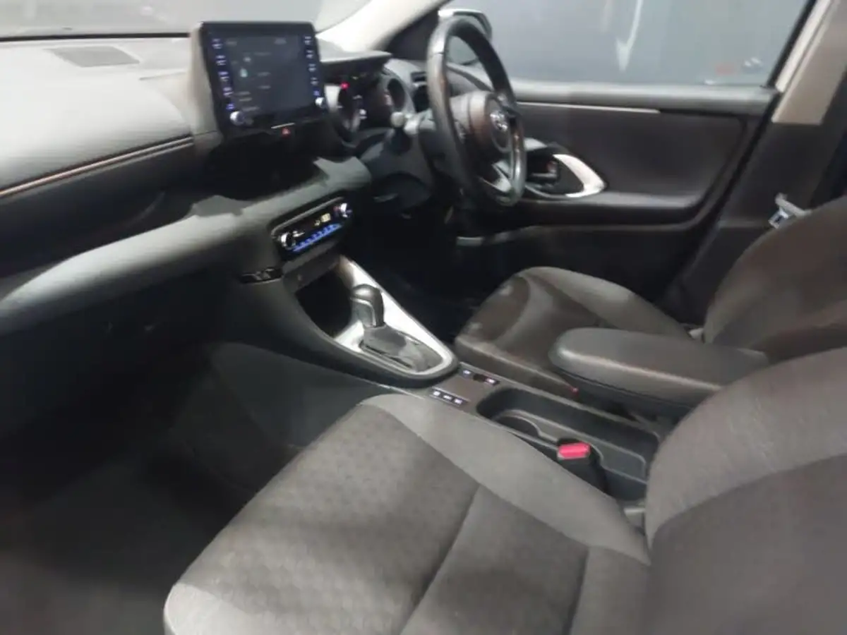 2023-toyota-yaris-15-vvt-i-design-big-4