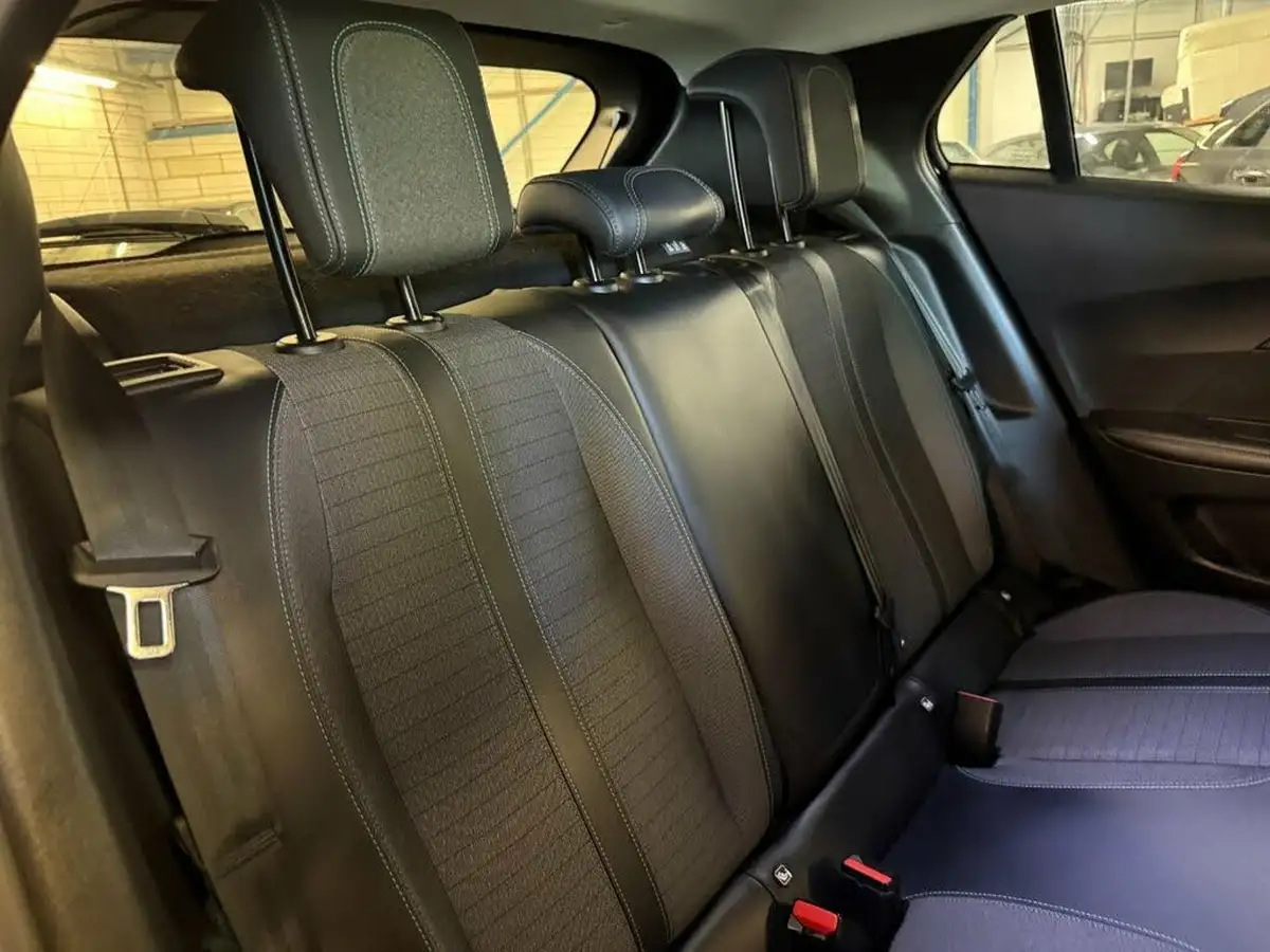 2022-peugeot-2008-suv-12-puretech-allure-premium-100bhp-big-38