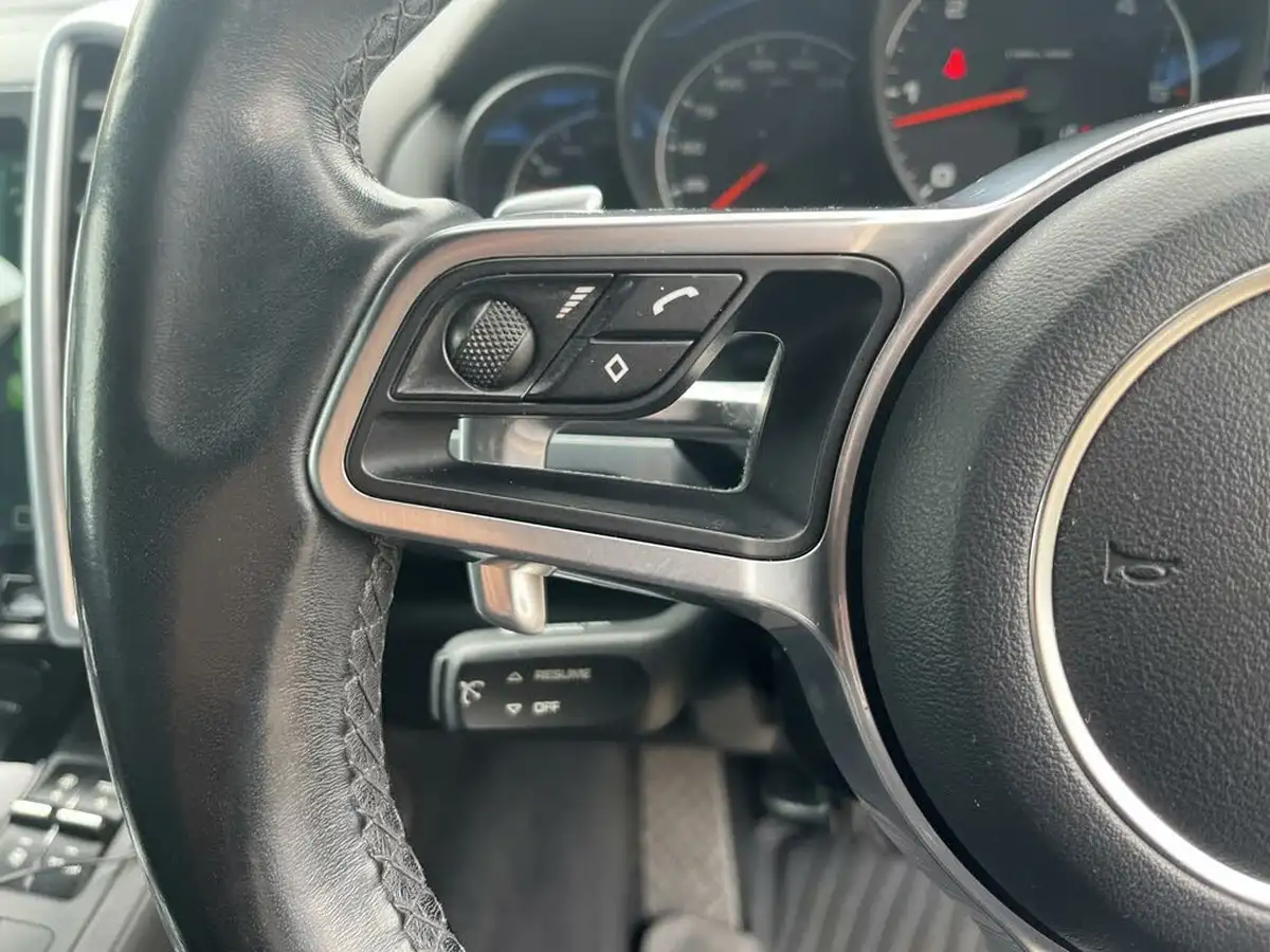 2016-porsche-cayenne-30td-big-26