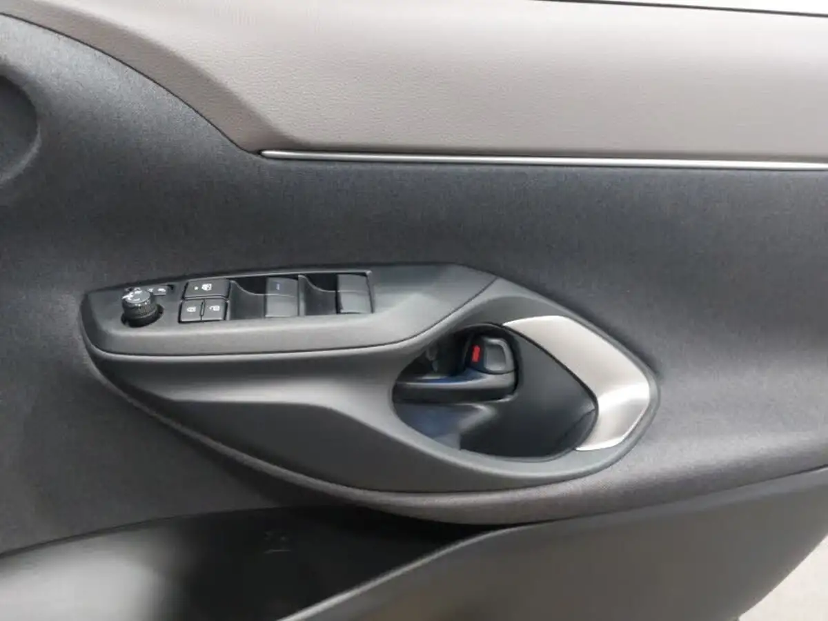 2023-toyota-yaris-cross-15-vvt-i-excel-awd-i-big-18