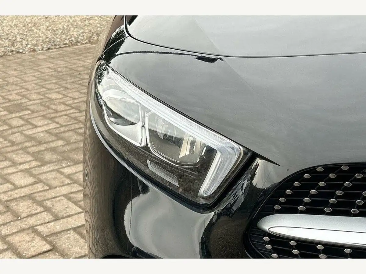 2019-mercedes-benz-a-class-20d-a200d-amg-line-executive-hatchback-5d-big-2