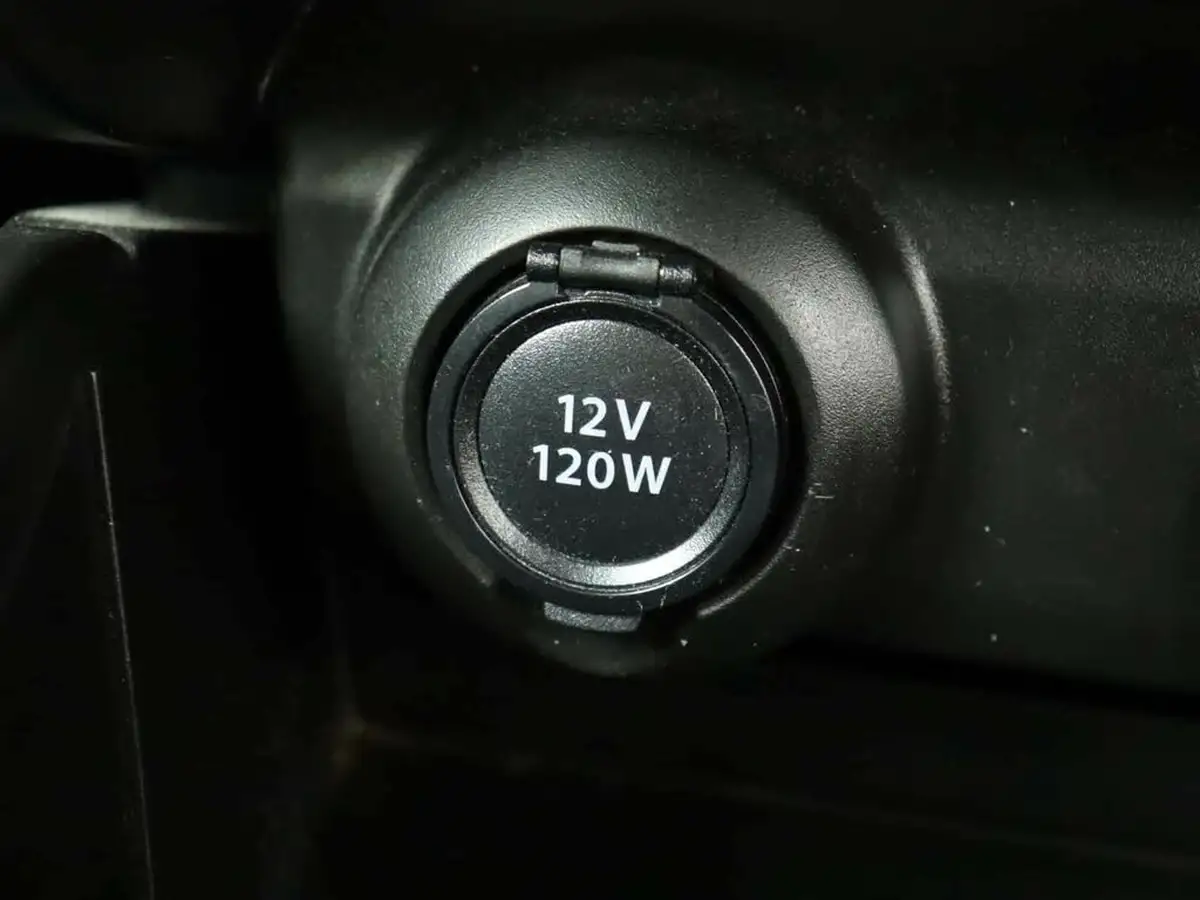 2019-suzuki-swift-12-dualjet-attitude-big-26