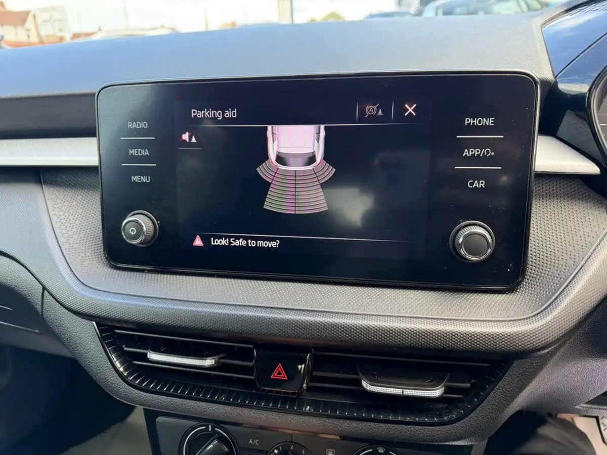 2023-skoda-fabia-10-mpi-colour-edition-big-33