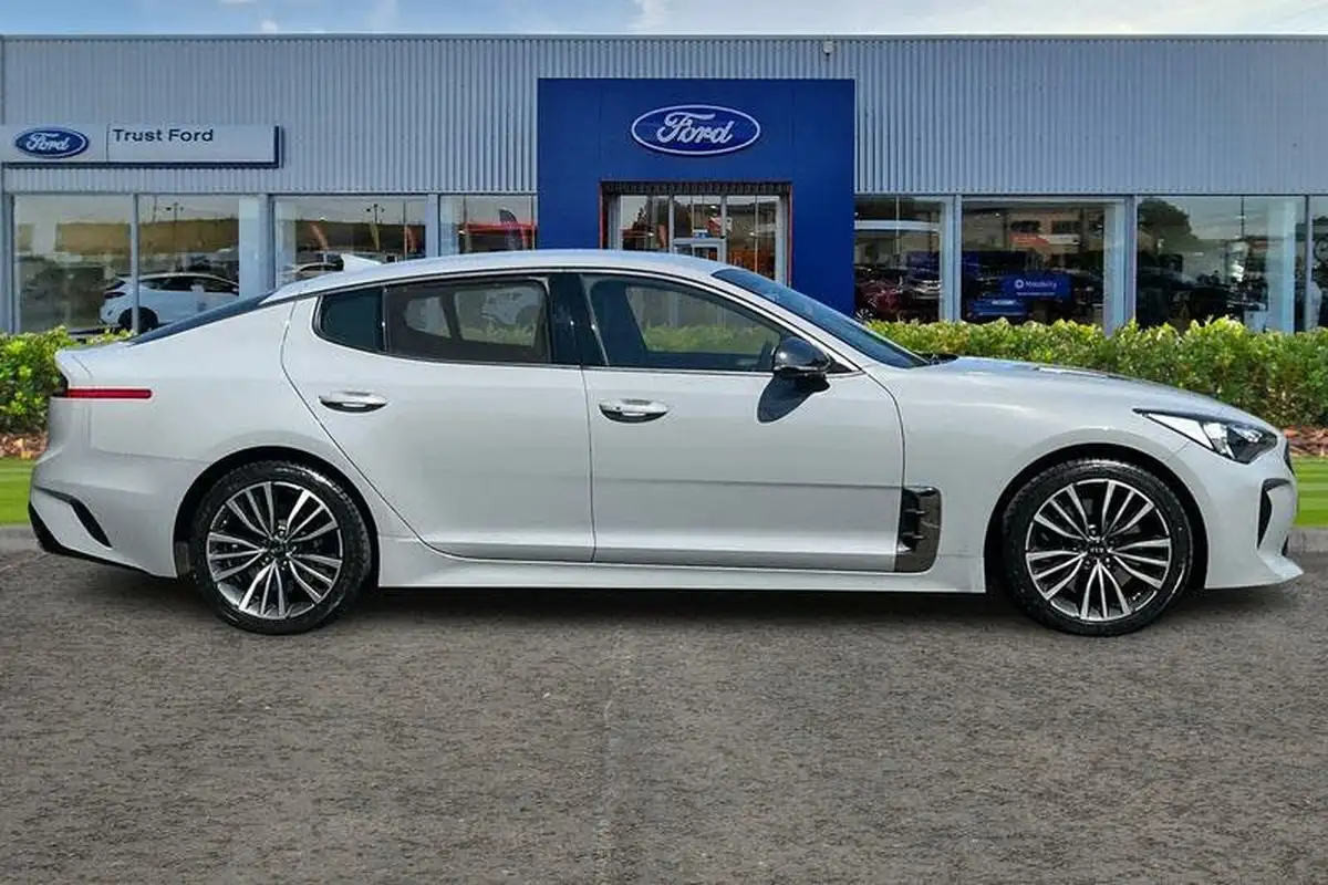 2019-kia-stinger-20-t-gdi-gt-line-244bhp-big-2