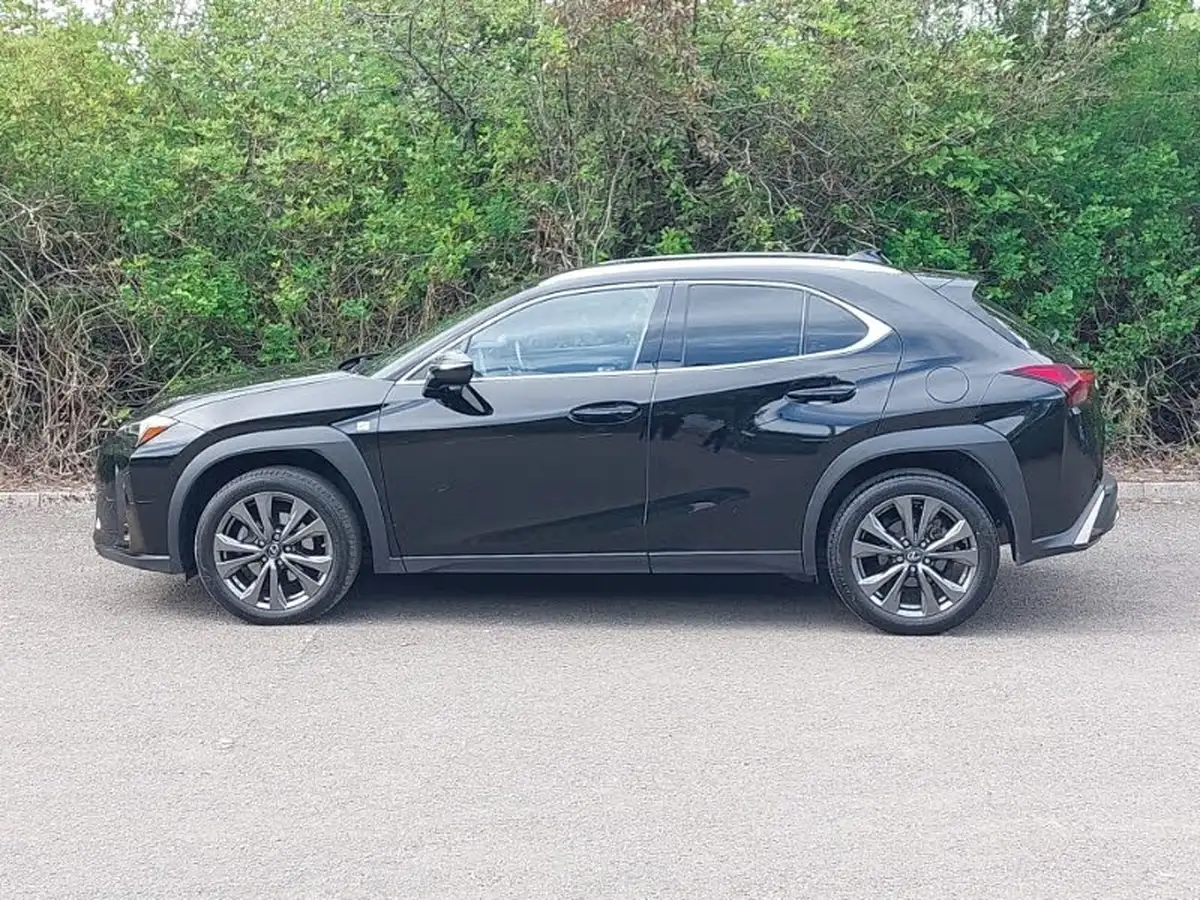 2022-lexus-ux-250h-20-f-sport-premium-plus-pack-big-3