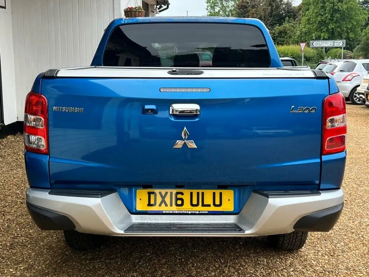 2016-mitsubishi-l200-24di-d-warrior-auto-big-7