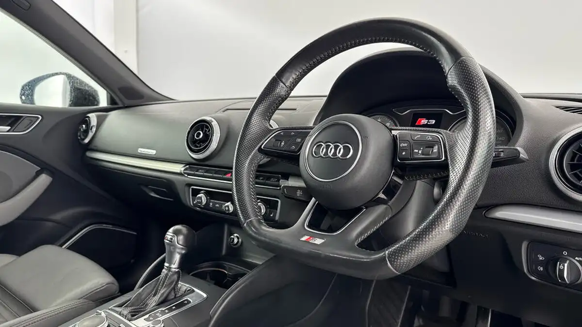 2017-audi-s3-20-tfsi-quattro-black-edition-hatchback-3d-s-tronic-big-8