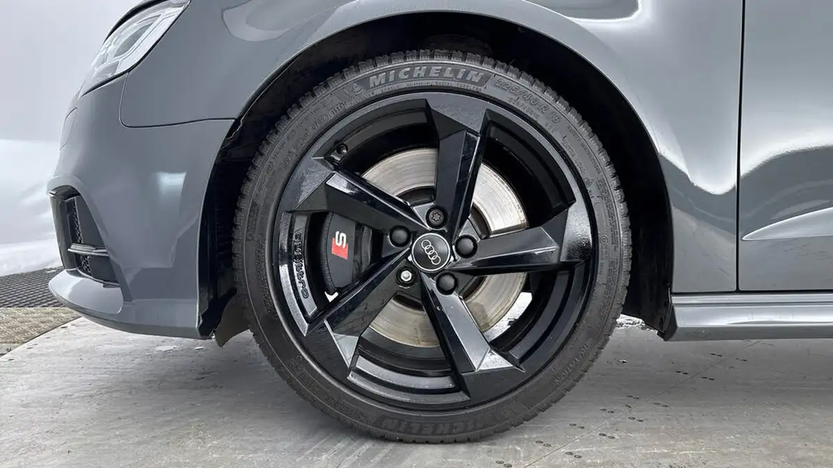 2017-audi-s3-20-tfsi-quattro-black-edition-hatchback-3d-s-tronic-big-32
