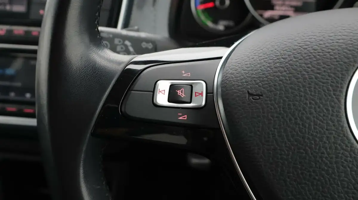 2021-volkswagen-up-e-e-up-big-22