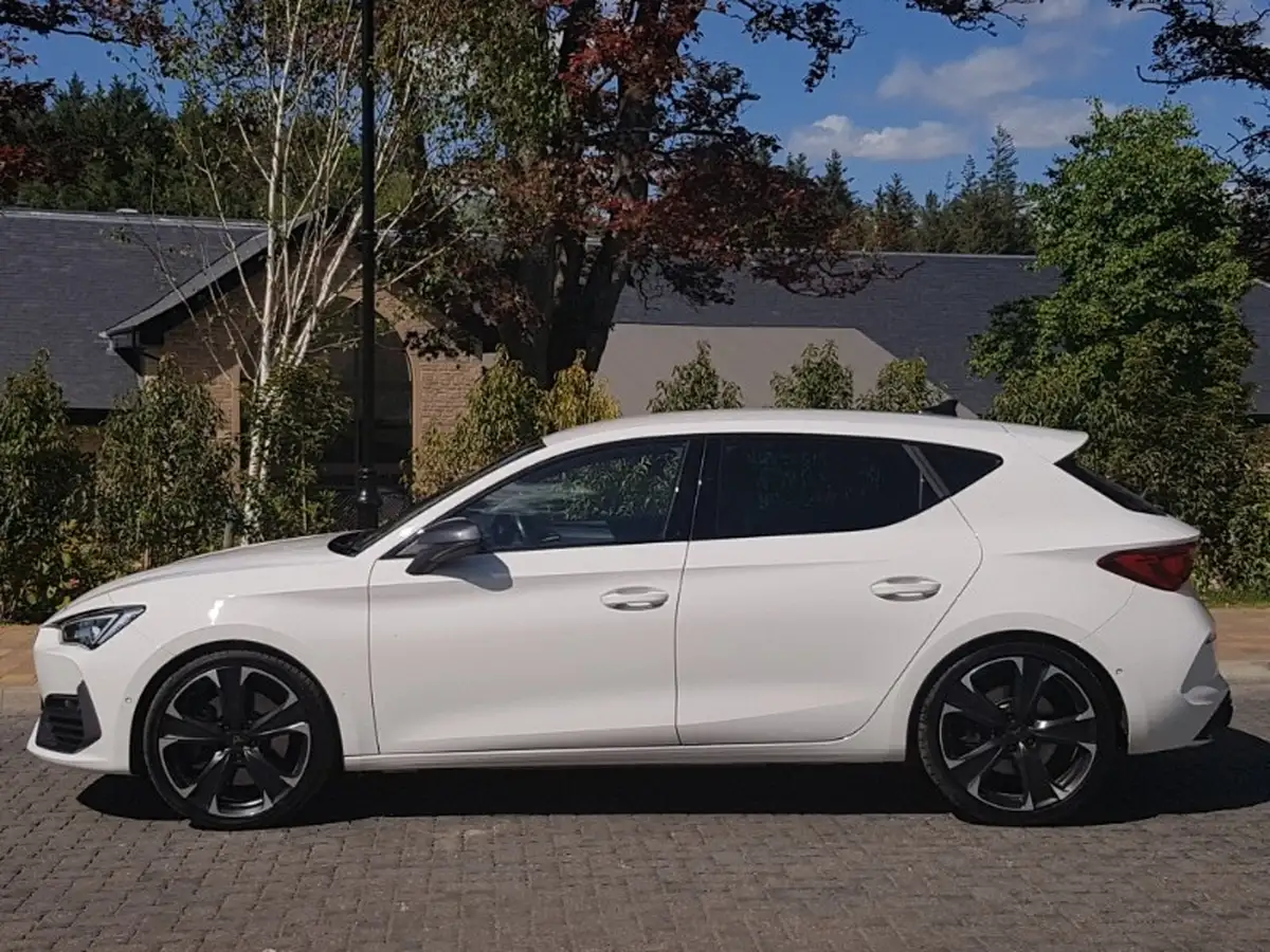2022-cupra-leon-nf-20-tsi-vz1-big-3