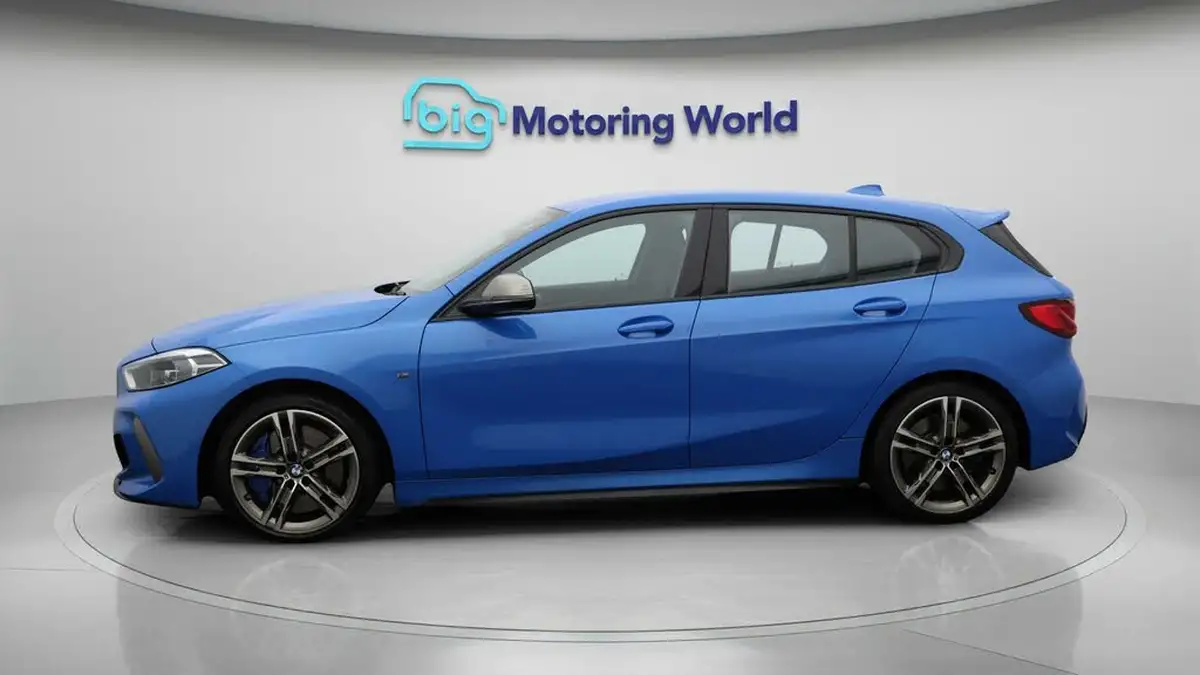 2022-bmw-1-series-20-m135i-xdrive-big-4