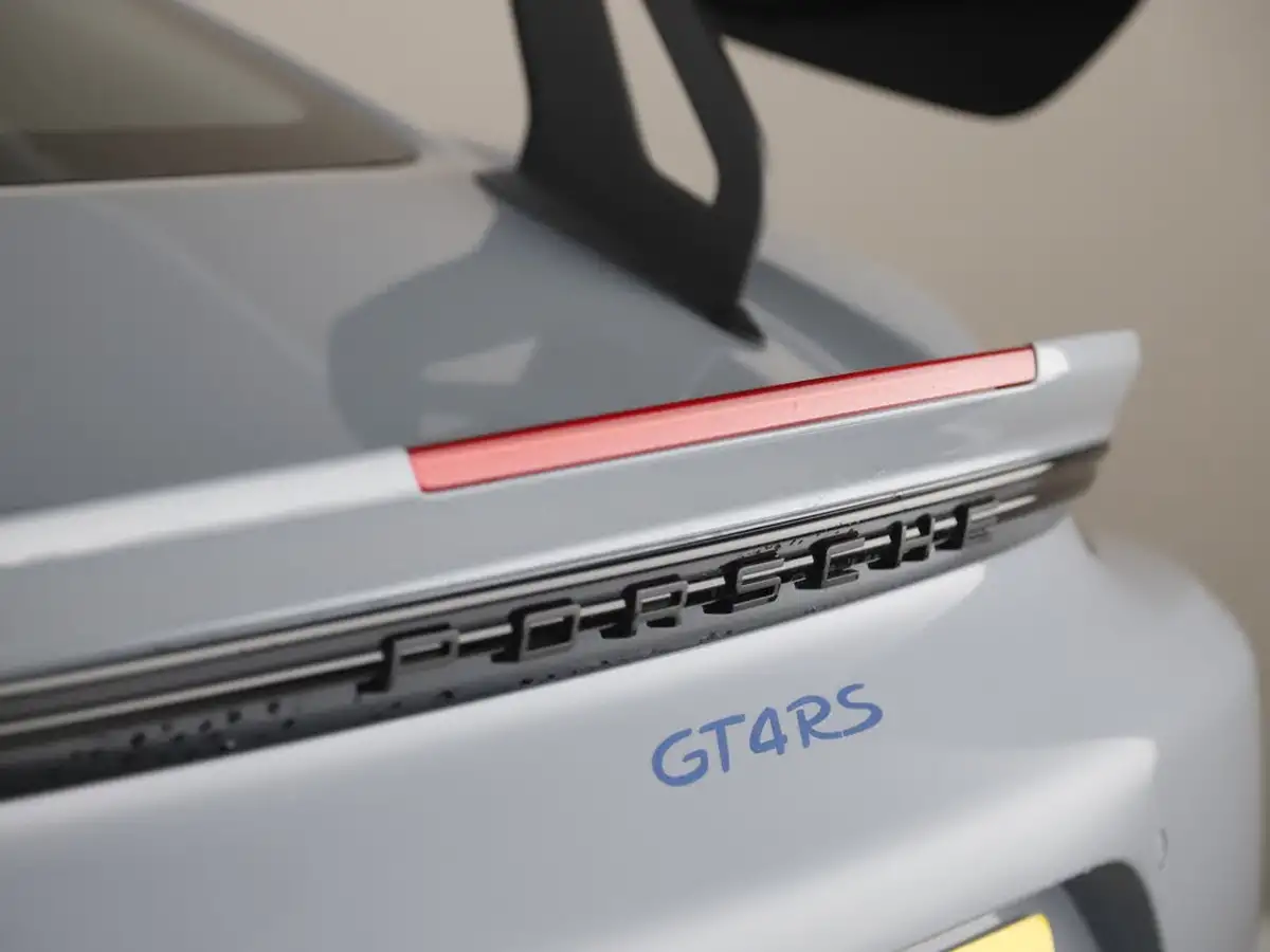 2024-porsche-cayman-718-40-cayman-gt4-rs-big-30