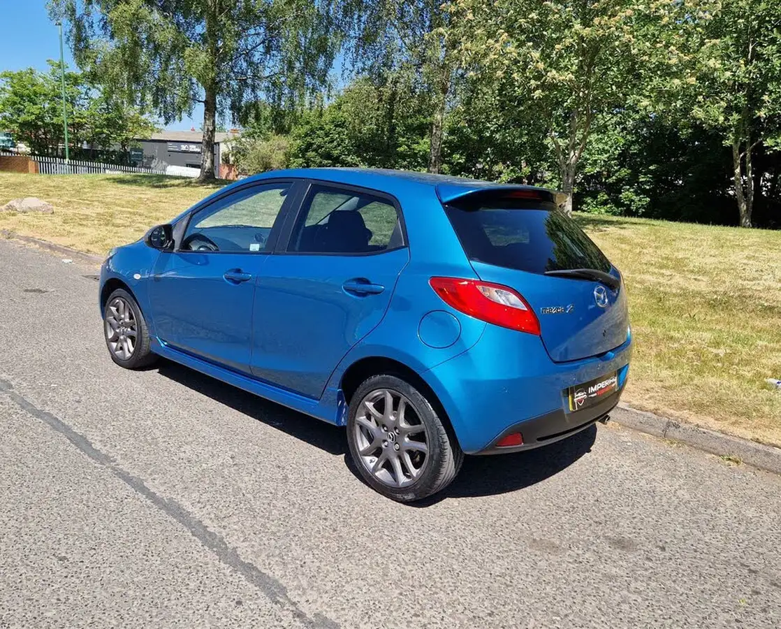 2014-mazda-mazda2-13-sport-venture-big-21
