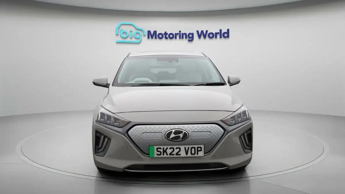 2022-hyundai-ioniq-e-premium-se-electric-big-2