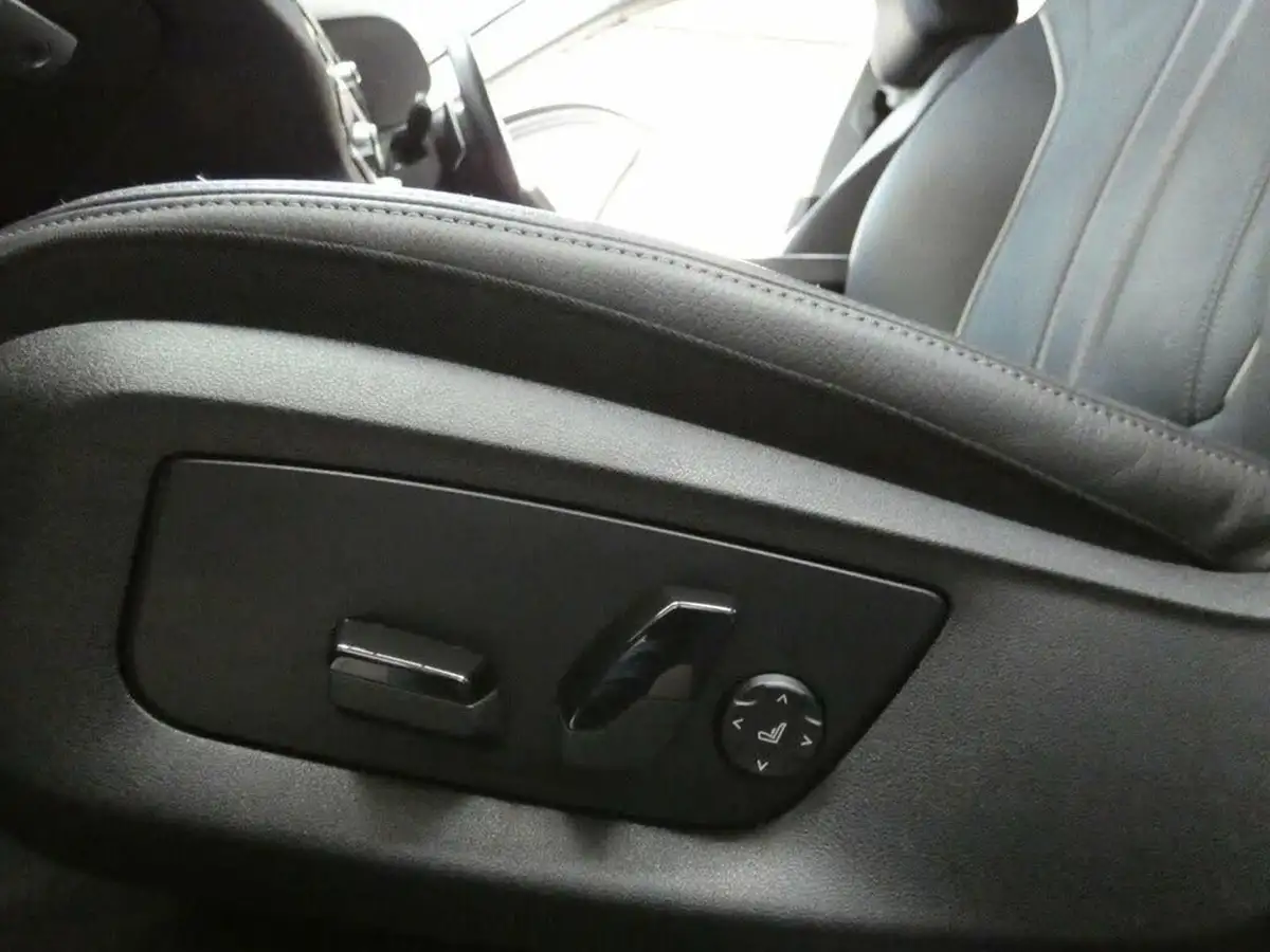 2022-bmw-5-series-20-530e-se-touring-5d-big-76