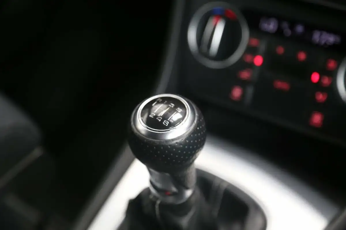 2015-audi-q3-14-s-line-cod-ss-big-25