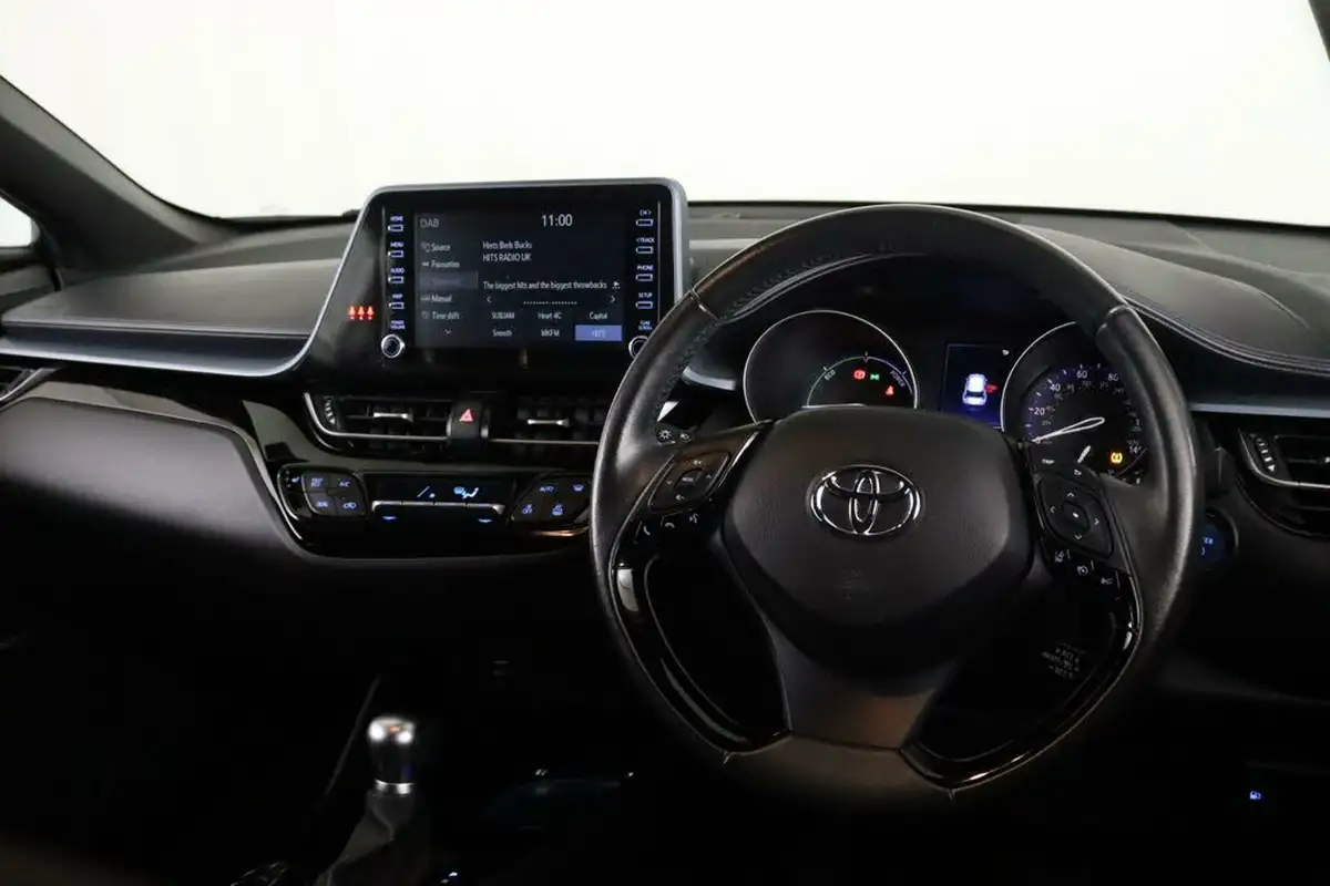 2021-toyota-c-hr-18-vvt-i-design-big-12