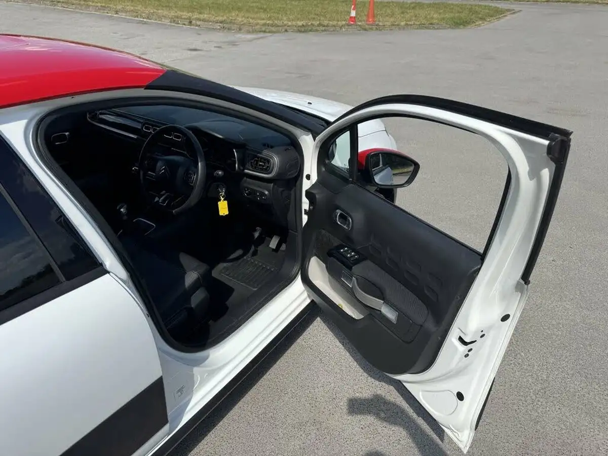 2017-citroen-c3-16bluehdi-flair-big-9