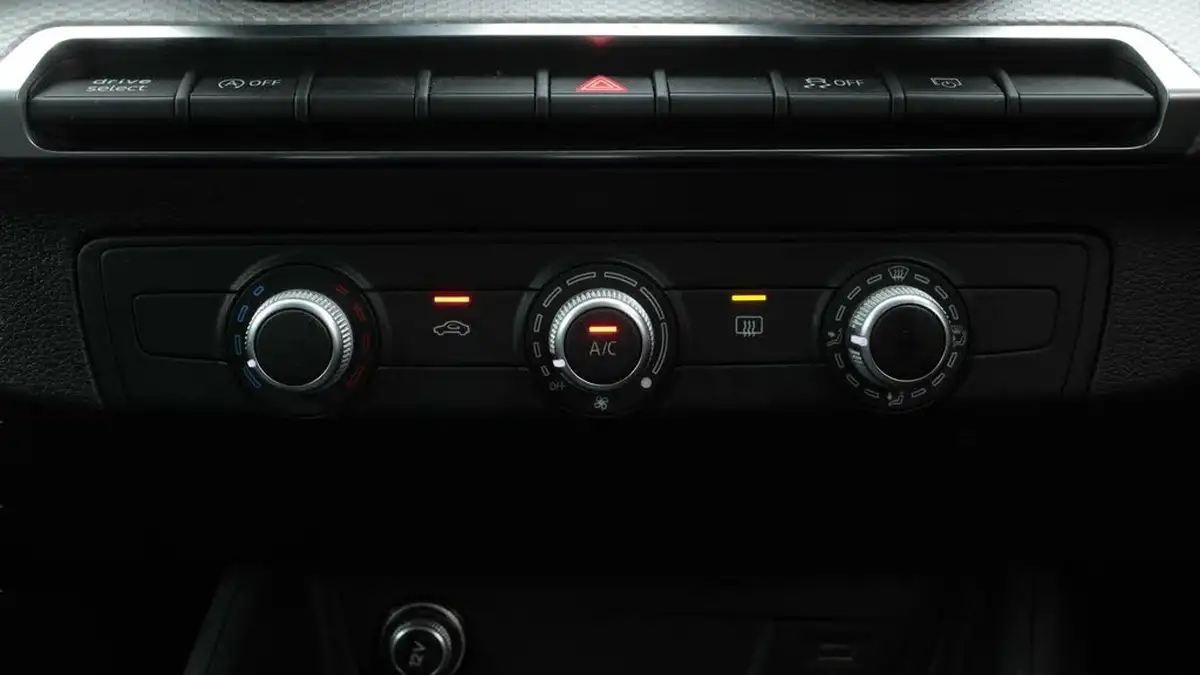 2022-audi-q2-15-35-tfsi-sport-big-12