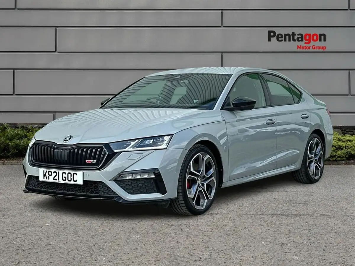 2021-skoda-octavia-20tdi-vrs-4x4-hatchback-big-2