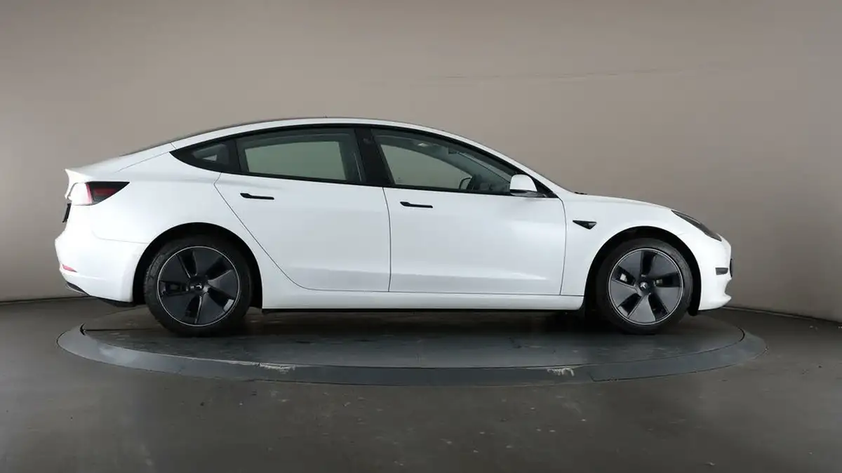 2021-tesla-model-3-e-long-range-awd-big-60