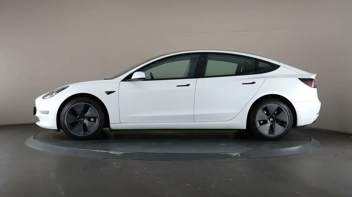 2021-tesla-model-3-e-long-range-awd-big-36