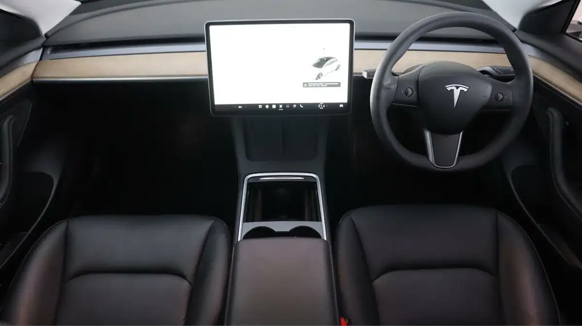 2021-tesla-model-3-e-long-range-awd-big-12