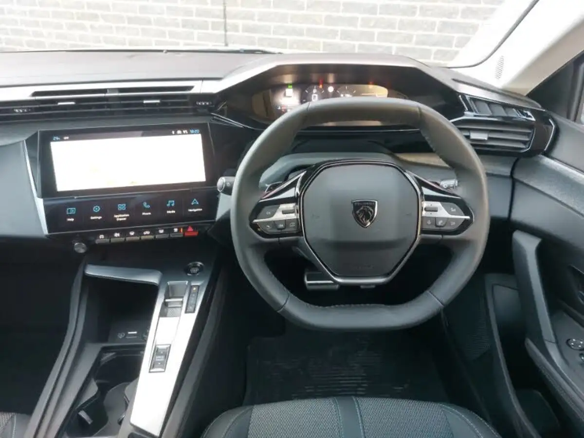 2024-peugeot-308-12-puretech-allure-130ps-ss-eat8-big-6