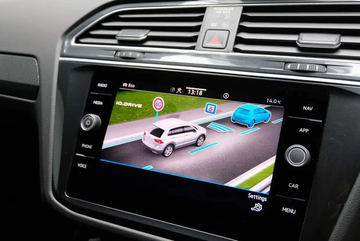 2024-volkswagen-tiguan-15-tsi-r-line-edition-big-39