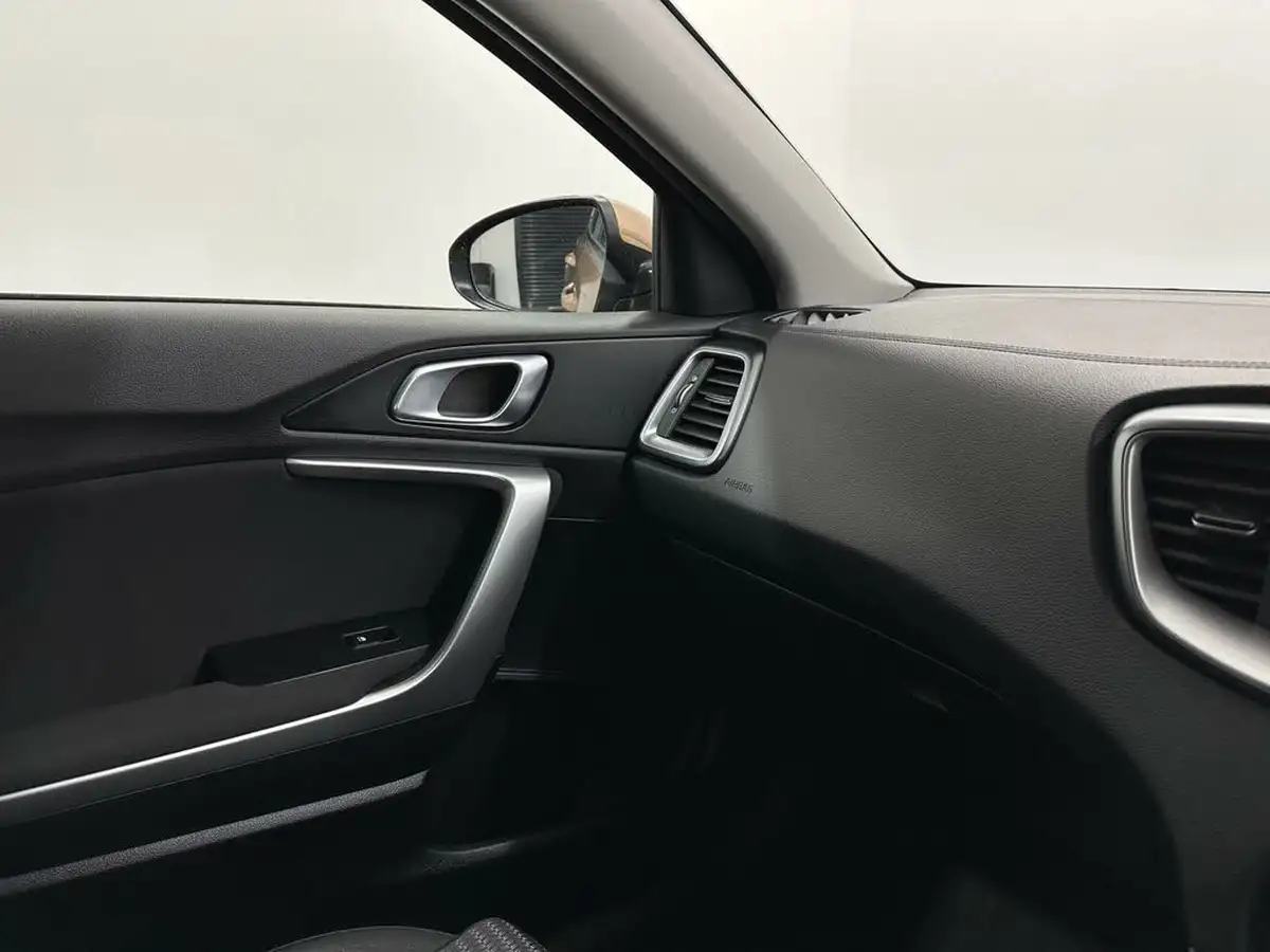 2022-kia-xceed-10-t-gdi-2-big-23