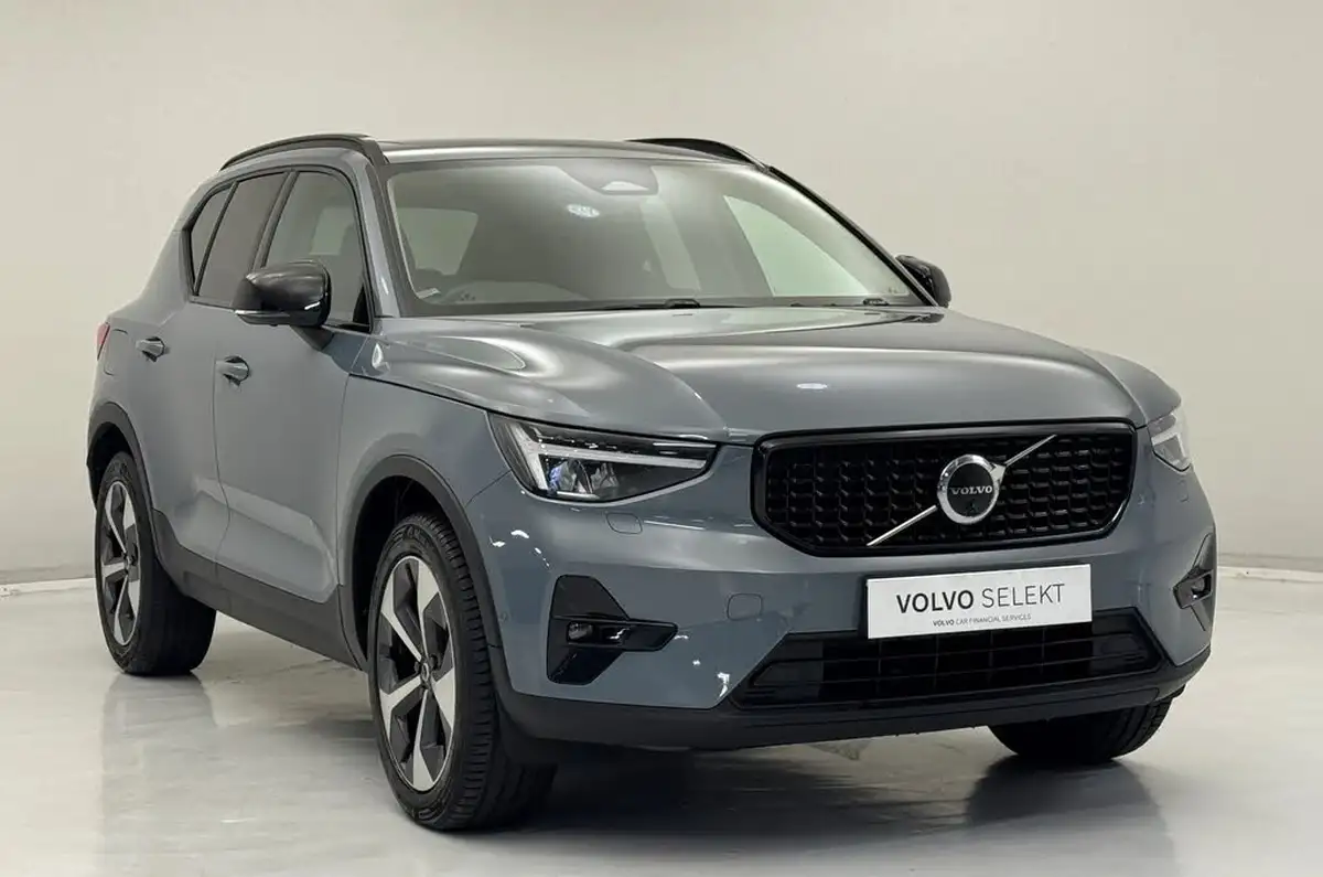 2023-volvo-xc40-20-b4-ultimate-big-0
