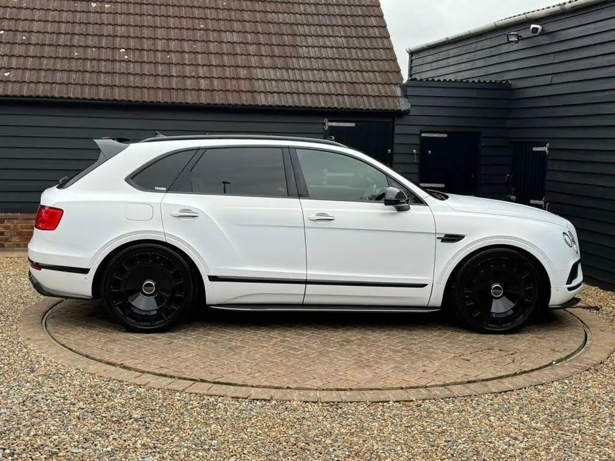 2017-bentley-bentayga-60-w12-big-4