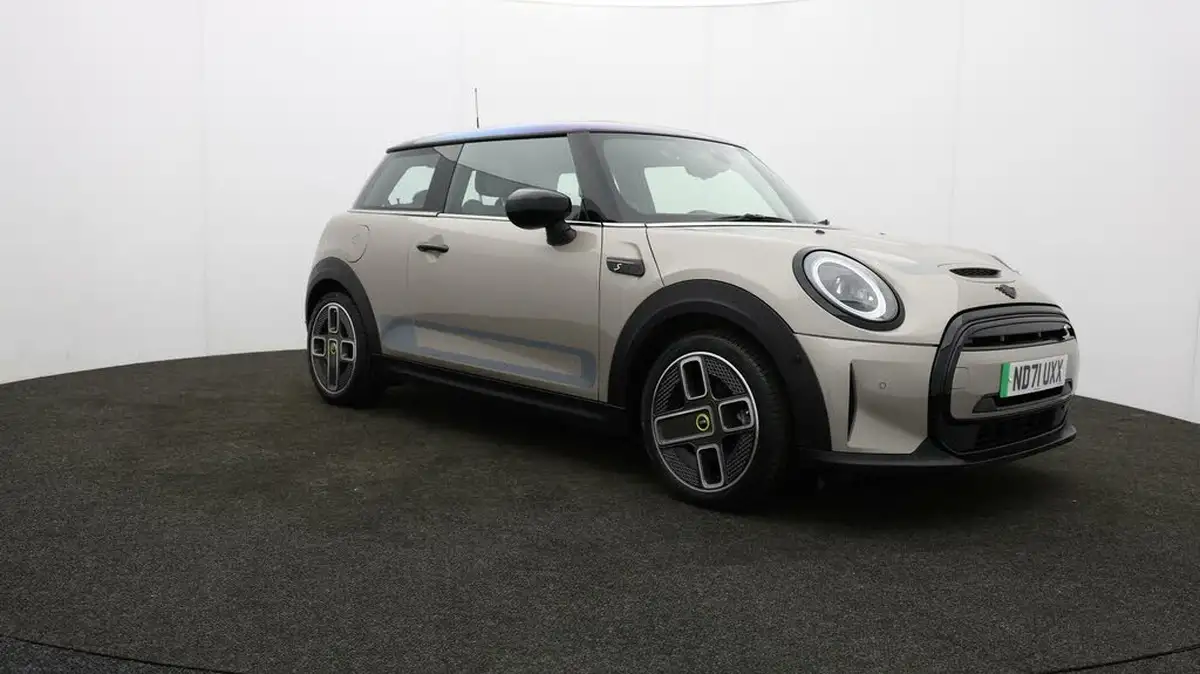 2021-mini-cooper-e-cooper-s-collection-edition-big-46