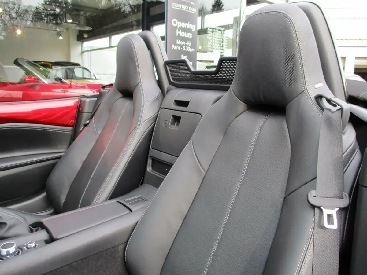 2021-mazda-mx-5-20-sport-tech-convertible-big-16
