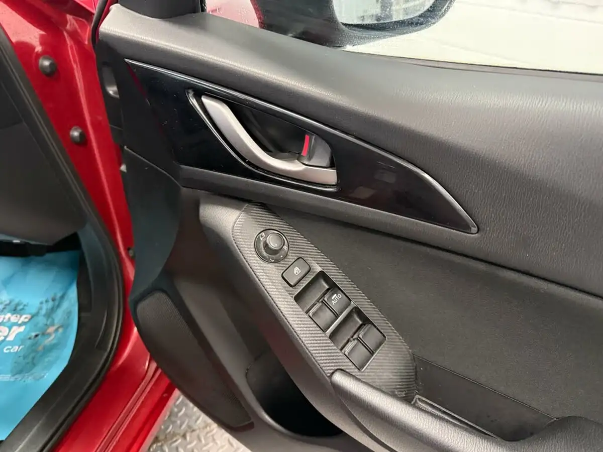 2015-mazda-mazda3-20-se-l-nav-hatchback-5d-big-12