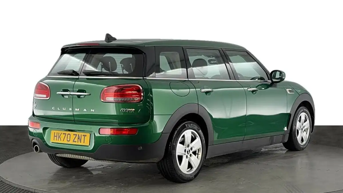 2021-mini-clubman-15-cooper-classic-big-3