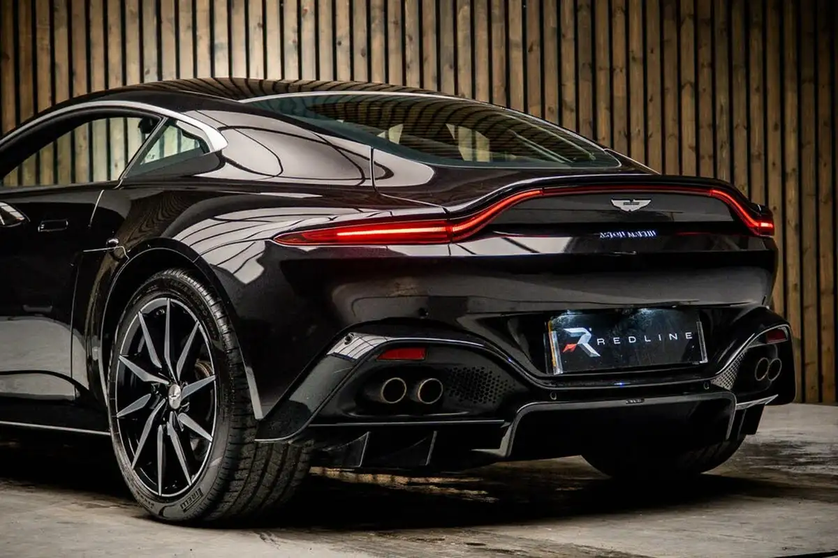 2021-aston-martin-vantage-big-20