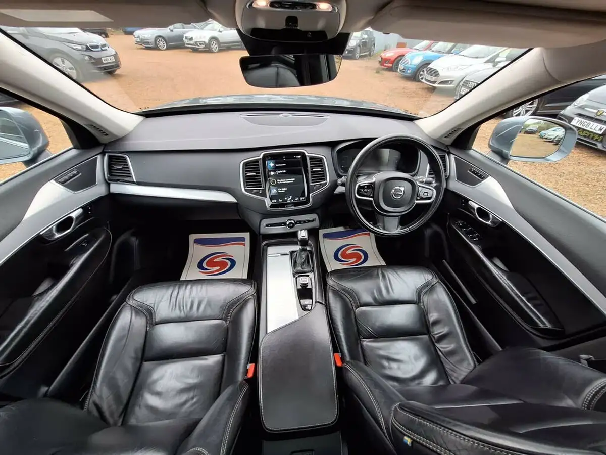 2016-volvo-xc90-20td-momentum-big-9